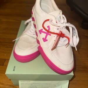Off-White Women's Sneakers - White and Pink Arrows